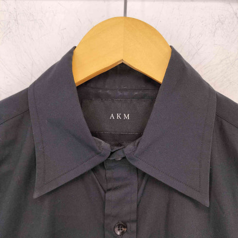 エーケイエム AKM Achromatic レギュラーカラーシャツ メンズ JPN:L